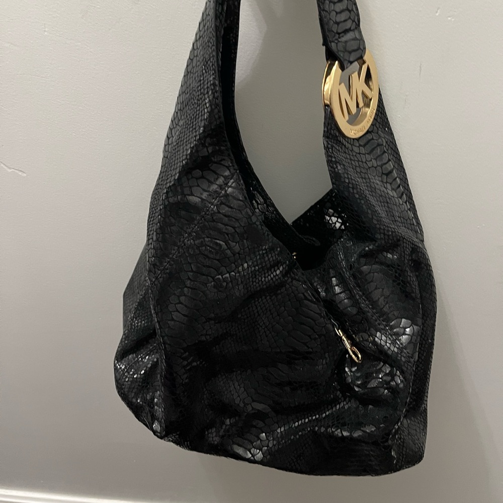 Michael Kors Black soft leather bag with Gold emblem - Picture 1 of 4